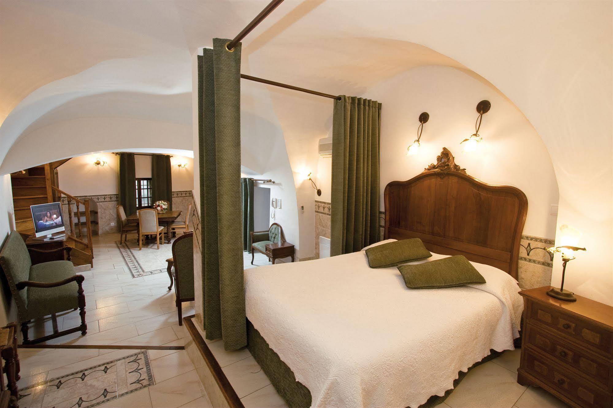 L'Enclos Des Lauriers Roses Cabrieres  ภายนอก รูปภาพ
